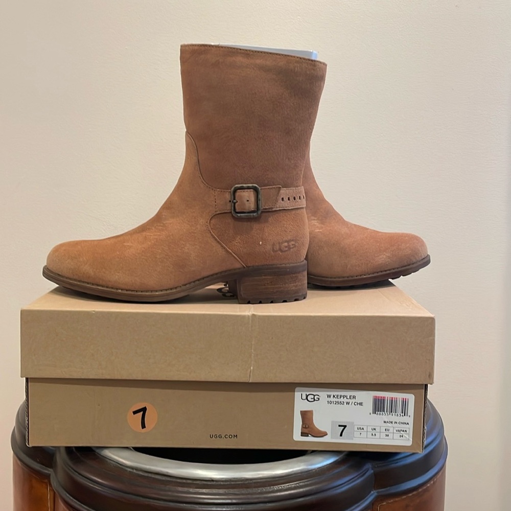 Size 7. NWT